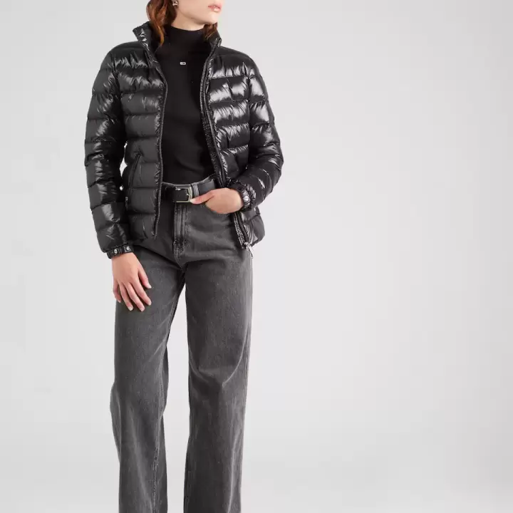 Tommy Jeans - Geaca de iarna pe negru