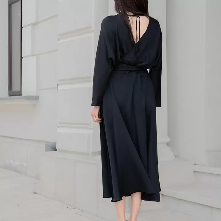 Rochie petrecuta de satin